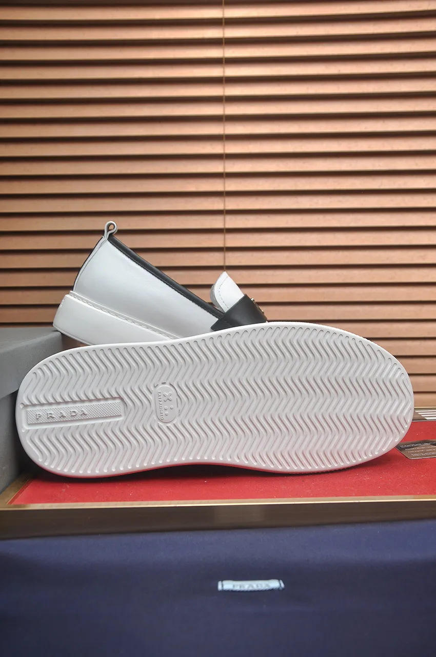 Men's shoes 💰580💶 [PRADA] Top original items, new seasonal styles, high-quality original items, top-grade high-mercerized cowhide combined with original breathable fabric + imported glue, imported stretch fabric inside with original cowhide feet, original thick outsole! Quality guaranteed! Code 38-45 (45 customized)